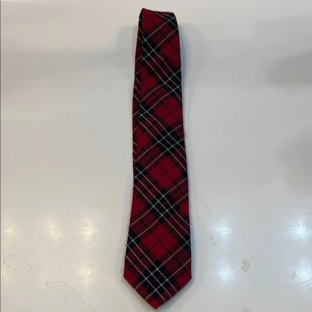 Boys Classic Red Plaid Holiday Christmas Tie size: 4-7